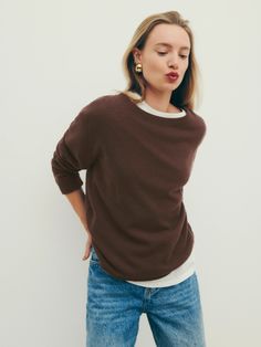 Cashmere Boyfriend Sweater - Sustainable Sweaters | Reformation Olive Outfits For Women, Simple Dimple, Brand Photography Inspiration, Boyfriend Sweater, 20s Fashion, Leather Pant, Streetwear Aesthetic, Cashmere Blend Sweater, Street Style Inspiration