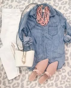 Witte Jeans Outfit, Look Jean, White Jeans Outfit, Fall Fashions, Work Flow, Denim Outfits, California Casual, Advanced Style, Chic Clothing