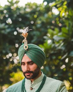 Latest Groom Jewellery Trends And Ideas For The Stylish Grooms! Sikh Groom, Dog Grooming Clippers, Dog Grooming Scissors, Asian Clothes, Romantic Theme Wedding