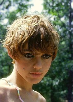 Edie Sedgwick, Cute Hairstyles For Short Hair, Grow Out, 가을 패션, Pixie Cut, Cut And Color