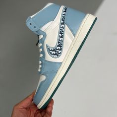 Available in a range of sizes to fit any style, this shoe is a must-have for any fan. Don’t miss out on the opportunity to add this shoe to your collection and experience the ultimate in style, comfort, and performance. Order now and step up your sneaker game! Jordan 1 Retro High Off-white University Blue, Jordan 1 High Og, Jordan 1 High, Air Jordan 1 High, Jordan 1 Low, Air Jordan 1 Low, Sneaker Games, Jordan 1, Air Jordans