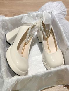 Mary Jane High Heels, Dr Shoes, Fashion Shoes Heels, Cute Shoes Heels, Kawaii Shoes, Stunning Shoes, Chunky Shoes, Bridesmaid Shoes, Fancy Shoes