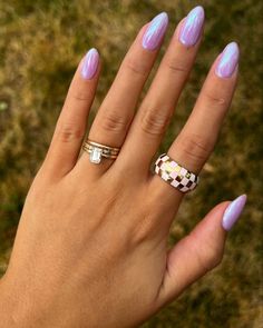 Almond Lilac Nails, Vaycay Nails, Purple Iridescent Nails, Irridecent Design Nails, Trendy Summer Acrylic Nails, Mermaid Chrome Nails, Lilac Chrome Nails, Lavender Chrome Nails, End Of Summer Nails