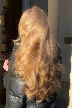 Golden Blonde Hair, Natural Gray Hair, Dark Blonde Hair, Golden Hair, Beautiful Long Hair, Silky Hair, Stepping Out, Gray Hair