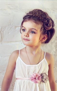 Wedding Hairstyles For Little Girls-this will have to be the hairstyle for my flower girl...but idk who can do it... Easy Wedding Hairstyles, Easy Wedding, Cute Simple Hairstyles, Simple Wedding Hairstyles, Flower Girls, Hairstyles For School