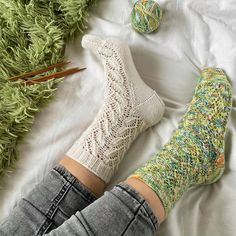 Socks Knitting, Handmade Socks, Summer Sock, Hand Knit Socks, Socks Pattern, Boots Patterns, Stylish Socks, Vogue Knitting, Sock Knitting Patterns