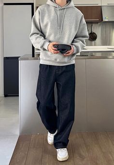 Baggy Mens Clothes Aesthetic, Hoodie Guy Aesthetic, Men’s Hoodie Outfit, Outfit Ideas Men Winter, Aesthetic Winter Outfits Men, Winter Outfits Aesthetic Men, Japanese Mens Fashion, Hoodie Outfit Men