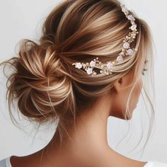 Transform your special occasion with our exquisitely designed Gold Bridal Hair Vine. This elegant piece is meticulously crafted from a stunning blend of delicate flowers, lustrous pearls, and shimmering crystals. The intricate detailing ensures that it catches the light beautifully, adding a touch of sophistication to your look. Available in versatile lengths of 5, 7, 10, or 15 inches, it's perfect for complementing any hairstyle, from loose waves to sleek updos. Whether you're celebrating a wed Hair Piece For Wedding, Hair Jewelry Gold, Flowers Bridal Hair, Headband With Flowers, Gold Bridal Hair Accessories, Bride Hair Piece, Accessories Bride, Wedding Hair Jewelry, Bridal Hair Accessory