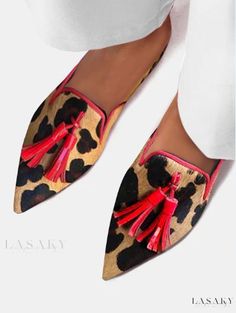 Lasaky - Stylish Womens Footwear: Flat Pointed-toe Loafers with Tassels and Shallow Mouth Design Loafers With Tassels, Leather Flats Women, Womens Footwear, Mouth Design, Fab Shoes, Fancy Shoes, Point Shoes, Leather Flat Shoes, Pointed Toe Heels