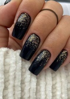 Nye Nails, New Years Nails, Black Nails With Glitter, New Years Nail Designs, New Years Eve Nails, S Nails, January Nails, Christmas Gel Nails, Festive Look