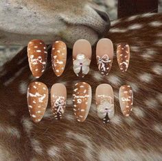 Nail set inspired by a deer with cute pink Bowes and flowers. Deer Print Nails, Doe Nails, Deer Nail Designs, Roblox Nails, Fawn Nails, Dear Nails, Woodland Nails