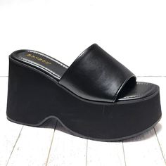 Wedge Heel Shoes For Women, Platform Wedge Sandals Outfit, Foam Platform Sandals, Wedge Sandals Outfit, Wedge Slides, Slip On Wedge Sandals, Sunset Girl, Black Platform Sandals, Platform Flip Flops