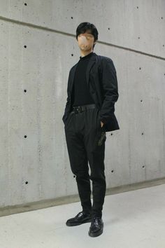 Mockneck Outfits Men, Black Pants And Sweater Outfit, Black Trousers Outfit Man, Belt Outfit Men, Dr Martens Outfit Men, Dr Martens Men Outfit, Black Trousers Outfit, Trousers Outfit Men, Uniqlo Outfit