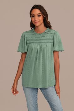 Green Green Non-stretch Trendy Blouse, Summer Green Casual Tops, Green Casual Summer Top, Casual Green Summer Top, Green Summer Tops For Casual Gatherings, Everyday Spring Green Blouse, Chic Green Everyday Tops, Chic Non-stretch Green Blouse, Short Sleeve Blouse