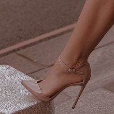 Tan Heels Aesthetic, Beautiful High Heels Classy, Fancy Heels, Trendy Heels, Fashion Shoes Heels, Cute Shoes Heels, Shoes Heels Classy, Beautiful Heels, Heels Classy