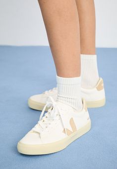 Veja CAMPO - Trainers - extra-white/almond Streetwear Shoes, Streetwear Women, 11 11, Low Top, Top Sneakers, Baskets, Almond, Shoes Sneakers, Street Wear