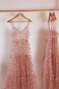 Long Sweet Tulle Stars Dress from The House of CO-KY Star Prom Dress, Festival Mode, Bling Dress, Fashion Star, Bohol, Skirt Maxi, Pink Dresses, Stil Inspiration, Beauty Dress