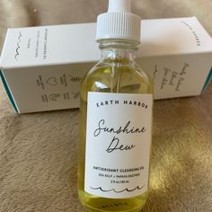 Earth Harbor Sunshine Dew Antioxidant Cleansing Oil Brand New In Box Unclog Pores, Enhances Hydration, Firms & Reduces Signs Of Aging While Cleansing Skin Gentle & Effective Deeply Removes Makeup, Dirt & Impurities Purifies Skin Won’t Strip Skin & Reduces Breakouts Vegan And Cruelty Free Organic & Natural Ingredients All My Items Are Guaranteed Authentic Smoke Free Home Earth Harbor Skincare, Powder Cleanser, Lemongrass Spa, Organic Beauty Brands, Hydrating Cleanser, Facial Soap, Body Polish, Skin Cleanse, Unclog Pores