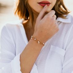 Marie Pearl Bracelet Modern Pearl Strand Bridal - Etsy Pearl Bracelet Stack, Bracelets Stacked, Lavender Necklace, Dot Ring, Pearl Bracelets, Pearl Strand, Jewelry Chain, Chain Extenders, Pearl Strands