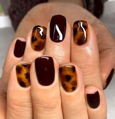 20 Cute Thanksgiving Nails and Ideas to Copy for Fall 2019 #gelnailsideas Occasion Nails, Fall Nail Polish, Thanksgiving Nail Art, Nail Polish Colors Fall, Pedicure Manicure, Dekor Diy, Salon Interior Design, Thanksgiving Nails