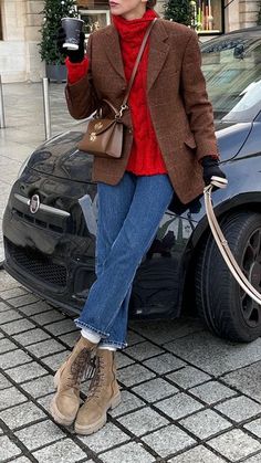 Denim And Red Outfit, Warm Date Night Outfit, Brown And Red Outfit, Red And Brown Outfit, Short Jacket Outfit, Denim Street Style, Cosy Outfit, Autumn Fashion Casual, Lovely Clothes