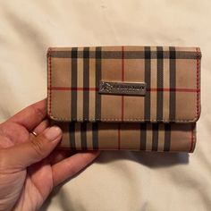 Burberry Wallet , Some Wear And Tear On The Inside But It’s An Oldie But A Goodie . Has Tons Of Compartments. Lv Neverfull Mm, Lv Neverfull, Burberry Wallet, Franco Sarto Shoes, Daily Bag, Zip Wallet, Slim Wallet, Gray Suede, Trifold Wallet