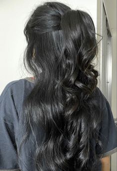 Long Black Hair Updo, 24 Inch Hair, Extension Styles, Black Wavy Hair, Latina Makeup, Yule Ball, Work Fits, Long Dark Hair