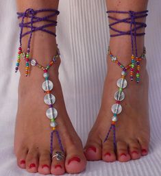 This listing is for a PAIR of barefoot sandals and ONE toe ring. Beautiful and unique barefoot sandals with a ethnic vibration. They look great as necklace or on the hands too :) Handmade crocheted with love and care using waxed polyester cord, tibetan silver spirals and glass beads. The lace is long enough to wrap it 2 times around the leg. Each end of the string is closed with glass beads and silver beads. These resistant sandals are suitable for many environments. You can wear it barefoot on Anklet Crochet, Boho Barefoot Sandals, Hippie Shoes, Hippie Sandals, Anklets Indian, Crochet Barefoot Sandals, Barefoot Sandal, Jewelry Hippie, Crochet Sandals