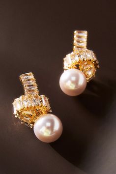 Gemelli Pearl & Rhinestone Twist Earrings | Anthropologie Luxury Jewelry For Reception With Pearl Drop, Twist Earrings, Wedding Dress Jewelry, Bridal Jewels, Natural Pearl Necklace, Woven Ring, Wedding Day Jewelry, Jewelry Staples, Pearl Earrings Wedding