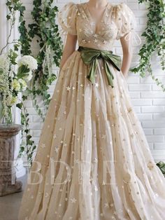 Tulle Prom Dress Long, Teuta Matoshi, Affordable Prom Dresses, Evening Dresses With Sleeves, Tulle Prom Dress, Looks Chic, Cream Dress, Evening Dresses Long, Tulle Dress