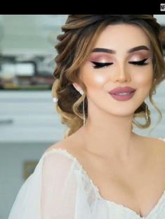 Makeup Look For Engagement, Natural Makeup For Bride, Elegant Bridal Makeup, Pakistani Bridal Makeup Hairstyles, Dramatic Bridal Makeup, Glamour Makeup Looks