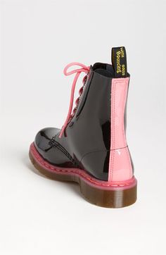 Dr. Martens 'Pascal' Boot Boots With Laces, Black Cottage, Doc Martens Outfit, Mode Shoes, Tokyo Street Fashion, Hipster Grunge, Pink Boots