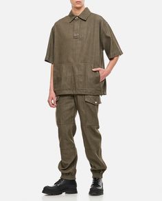 100% Cotton Utility Cotton Top With Cargo Pockets, Khaki Cotton Tops With Cargo Pockets, Casual Shirt With Cargo Pockets And Relaxed Fit, Casual Relaxed Fit Shirt With Cargo Pockets, Utility Style Collared Tops With Cargo Pockets, Utility Style Short Sleeve Tops With Cargo Pockets, Utility Tops With Cargo Pockets And Short Sleeves, Relaxed Fit Collared Tops With Cargo Pockets, Urban Cotton Tops With Cargo Pockets