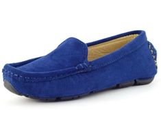 PRICES MAY VARY. 【Classic Style】: Fashion kids' loafers have a suede leather upper with round toe and exquisite topstitching, adding style while offering comfort, perfect for both dress up and casual occasions or uniform shoes. Friendly Reminder: Please according to our (Product Description) choice correct size. Thank you in advance 【Convenient Loafers】: Feature traditional loafer styling with A laceless design makes it easy for children to take on and off and a leather lining that provides comf Girls Loafers, Student Shoes, Boys Loafers, Kids Loafers, Comfortable Dress Shoes, Moccasin Flats, Flats Boat, Wedding Church, How To Look Handsome