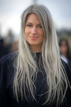 Curl Haircut, Long Grey Hair, Sarah Harris, Grey Wig, Long Gray Hair, Long Blonde