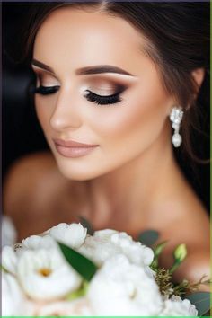 Bridal Makeup With Brown Eyes, Wedding Makeup For Black Hair, Smokey Eye Wedding Makeup Brides, Bridesmaid Makeup Glam, Edgy Bridal Makeup, Romantic Glam Makeup, Wedding Makeup Looks For Brown Eyes, Makeup For Brides Wedding Day, Sultry Wedding Makeup