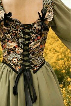 Cottage Core Corset Outfit, Fancy Corset Dress, Rennesaince Aesthetic Outfit, Ren Faire Aesthetic, Renn Faire Outfit, Cottage Core Corset, Pretty Corset, Corset Cottagecore, Ball Gown Plus Size