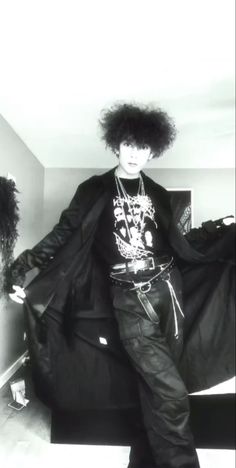 Goth Inspo Men, Goth Men Clothes, Trad Goth Masculine Outfits, 80s Trad Goth Outfits Men, Traditional Goth Outfits Men, Trad Goth Hair Men, Goth Outfits For Men, Casual Trad Goth Outfits, Masculine Gothic Outfits