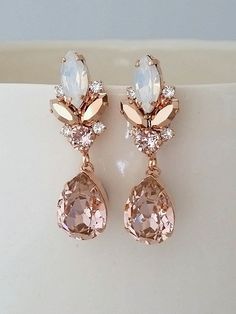 Gaun Koktail, Wedding Earrings Vintage, Morganite Earrings, Blush Earrings, White Opal Earrings, Bridal Earrings Chandelier, Earrings Chandelier, Chinese Jewelry, Engagement Ring Rose Gold