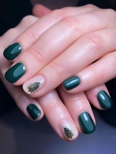 short forest green nails with pine tree accent Christmas Tree Nails, December Nails, Tree Nails, Christmas Nails Easy, Nails Green, Christmas Gel Nails, Green Nail, Her Nails, Cute Gel Nails