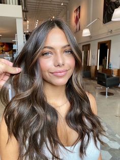 Bruneyye Hair, Dark Brown Hair With Face Framing Babylights, Brunette Hair Face Framing Highlights, Dream Hair Brunette, Glazed Brunette Hair, Neutral Brown Balayage, Brunette Hair Inspiration, Soft Balayage