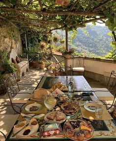 european dream escapade Italy Vibes, Italy Aesthetic, Italian Summer, Cozy Place, Northern Italy, Pretty Places, Dream Home Design, Travel Aesthetic, Amalfi