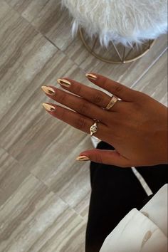 Chrome Nail Colors, Gold Chrome Nails, Hoco Nails, Metallic Nail, Golden Nails, Milky Nails, Chrome Nails Designs, Formal Nails, Gold Nail