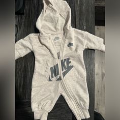 Newborn Baby Nike Onesie Never Worn / New Nike Onesie, Baby Nike, Baby Outfits, Boy Baby, Kids Nike, Girl Clothes, Baby Boy Outfits, Baby Stuff, Baby Love