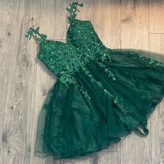 Size 2, Brand New No Tags. Purchased For Pictures. Emerald Green Dress Short, Green Dress Short, Emerald Green Dress, Quince Ideas, Emerald Green Dresses, Fit N Flare Dress, Homecoming Dress, Dress Short, Quince