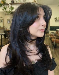 Face Framing Layers and Curtain Bangs on Straight Hair Bangs Haircut Ideas, Haircut Ideas Trendy, 40 Hairstyles, Bangs Haircut, Layered Hair With Bangs, Layered Haircuts For Medium Hair, Beauty Hairstyles, Bangs With Medium Hair