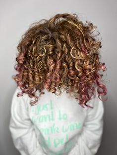 Colored Curly Hair, Haircuts For Curly Hair, Soft Curls, Hair Dye, Perfect Hair, Hair Colors, Hair Day, Color Ideas, Pink Hair