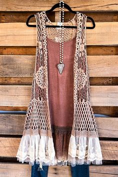 Bohemian Brown Tops For Layering, Bohemian Brown Top For Layering, Outfits To Wear To School, Sewing Circles, Western Outfits Women, Casual Tank Tops, Clothing Size Chart, Western Outfits, Mocha