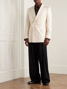 TOM FORD's double-breasted suit jacket is sure to make an impression at your next formal event. Cut on its slim 'Atticus' block, it's been constructed in Italy from cream silk-canvas and detailed with wide peak lapels and lightly padded shoulders. The functional buttoned cuffs are a marker of true quality. Suit Jacket Collar Types, Wedding Suit Double Breasted, Men Event Outfit, Hollywood Suits, Suit For Men Wedding, Suit Jacket For Men, Wedding Jackets, Hot Wedding