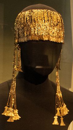 gold hair,i dig it Greek Accessories, City Of Troy, Greek Costume, Diamond Tiara, Ancient Origins, Tiny Dancer, Art Idea, Ancient Artifacts